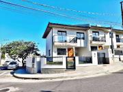 Casa / Sobrado para Venda em São José/SC Potecas 3 Quartos
