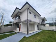 Casa / Sobrado para Venda em São José/SC Potecas 3 Quartos