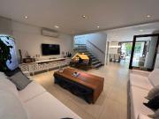 Casa / Sobrado para Venda em São Sebastião/SP Baleia 4...