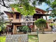 Casa / Sobrado para Venda em Salvador/BA Piatã 5 Quartos