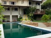 Casa / Sobrado para Venda em Salvador/BA Pituaçu 5 Quartos