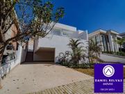 Casa / Sobrado para Venda em Santana de Parnaíba/SP...