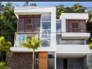 Casa / Sobrado para Venda em Santana de Parnaíba/SP...