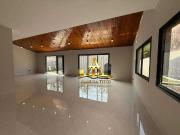 Casa / Sobrado para Venda em Santana de Parnaíba/SP...