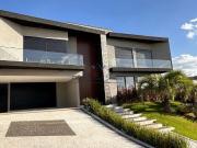 Casa / Sobrado para Venda em Santana de Parnaíba/SP...