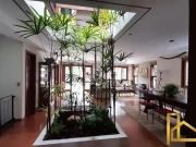 Casa / Sobrado para Venda em Santana de Parnaíba/SP...