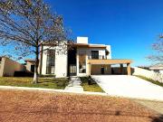 Casa / Sobrado para Venda em Santana de Parnaíba/SP...