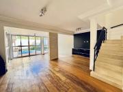 Casa / Sobrado para Venda em Santana de Parnaíba/SP...