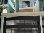 Casa / Sobrado para Venda em Santana de Parnaíba/SP...