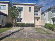 Casa / Sobrado para Venda em Serra/ES Colina de...