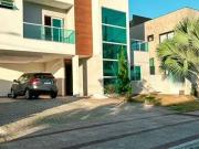 Casa / Sobrado para Venda em Serra/ES Jacuhy 3 Quartos