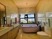 Casa / Sobrado para Venda em Taubaté/SP Caixa D'água...