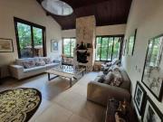 Casa / Sobrado para Venda em Taubaté/SP Cataguá 5 Quartos