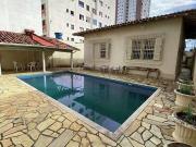 Casa / Sobrado para Venda em Taubaté/SP Centro 4 Quartos