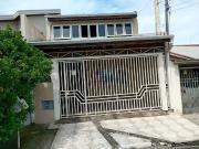 Casa / Sobrado para Venda em Taubaté/SP Estiva 3 Quartos