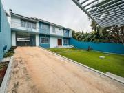 Casa / Sobrado para Venda em Toledo/PR Jardim Parigot 4...