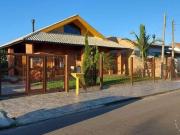 Casa / Sobrado para Venda em Tramandaí/RS Centro 3 Quartos