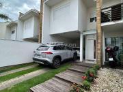 Casa / Sobrado para Venda em Tubarão/SC Centro 4 Quartos