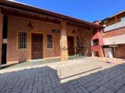 Casa / Sobrado para Venda em Ubatuba/SP Estufa I 4 Quartos