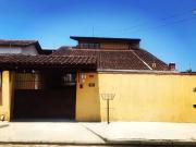 Casa / Sobrado para Venda em Ubatuba/SP Estufa I 4 Quartos