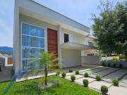 Casa / Sobrado para Venda em Ubatuba/SP Horto 4 Quartos