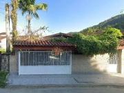 Casa / Sobrado para Venda em Ubatuba/SP Marafunda 4 Quartos