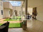 Casa / Sobrado para Venda em Uberlândia/MG Chácaras...