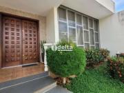 Casa / Sobrado para Venda em Uberlândia/MG Fundinho 5...