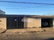 Casa / Sobrado para Venda em Uberlândia/MG Lagoinha 2...