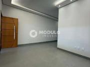 Casa / Sobrado para Venda em Uberlândia/MG Laranjeiras 2...