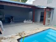Casa / Sobrado para Venda em Uberlândia/MG Laranjeiras 3...
