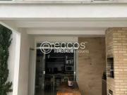 Casa / Sobrado para Venda em Uberlândia/MG Laranjeiras 3...