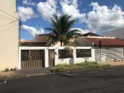 Casa / Sobrado para Venda em Uberlândia/MG Martins 3 Quartos