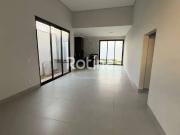 Casa / Sobrado para Venda em Uberlândia/MG Novo Mundo 3...