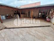 Casa / Sobrado para Venda em Uberlândia/MG Novo Mundo 3...