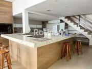Casa / Sobrado para Venda em Uberlândia/MG Santa Maria 5...