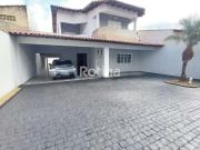 Casa / Sobrado para Venda em Uberlândia/MG Umuarama 4...