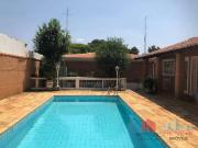 Casa / Sobrado para Venda em Vinhedo/SP Centro 4 Quartos