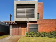 Casa / Sobrado para Venda em Xangri Lá/RS Centro 4 Quartos