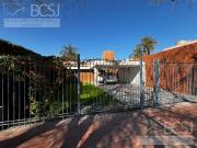 Casa sobre Avenida Ignacio de la Roza