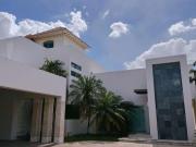 Casa sobre avenida Monterreal, Merida,Yucatan,Mexico