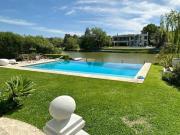 Casa sobre lote al agua, 7 dor/ jardin, piscina