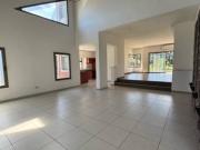 Casa sobre lote de 1000m2 con costa al rio