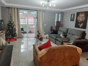 Casa Sobreposta Alta com 4 suítes, piscina, 2 vagas