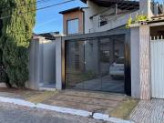 Casa sofisticada reformada e moderna à venda em...