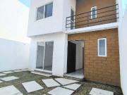 CASA SOLA A 3 MINUTOS DEL CENTRO DE TLAYACAPAN