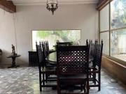 Casa sola a un lado del Estadio Azteca