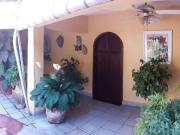 CASA SOLA COLONIAL EN ARBOLEDAS CHIPITLÁN