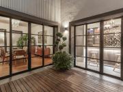 CASA SOLA COMO DE REVISTA, EXCELENTE UBICACION