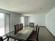 CASA SOLA COMPLETAMENTE REMODELADA EN CERRADA CON...